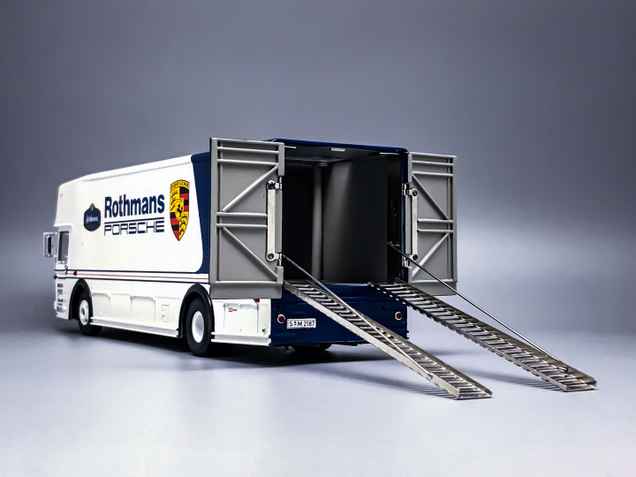 Illustration for article titled Renntransporter (picture-heavy content)